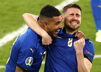 وكيل جورجينيو يلمح إلى اقتراب إيمرسون من نابولي