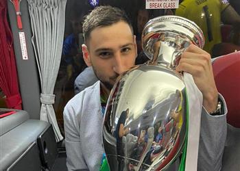 دوناروما يودع جماهير ميلان ويبرر قرار رحيله بعد التتويج بـ يورو 2020