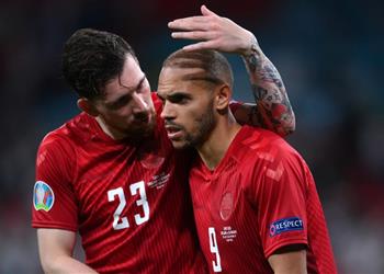 برايثوايت يرغب في الاستمرار مع برشلونة والنادي يبحث له عن مخرج