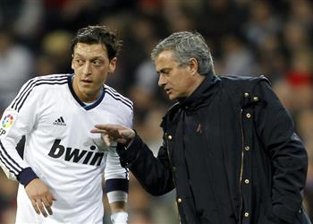 تسريبات بيريز مسعود أوزيل ضحية جديدة لرئيس ريال مدريد