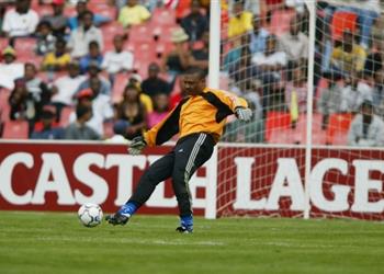 حارس صن داونز السابق خاما بيليات مفتاح انتصار كايزر تشيفز على الأهلي في نهائي دوري أبطال إفريقيا