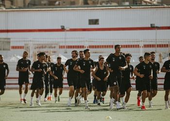 مران الزمالك كارتيرون يعقد جلسة مع اللاعبين وانتظام حازم إمام ومحمود علاء