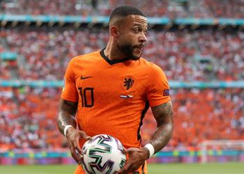 ديباي فخور بتمثيل منتخب هولندا وحققت حلمي بالانتقال إلى برشلونة