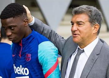 تقارير برشلونة يعاقب موريبا بعد تعثر مفاوضات تجديد عقده