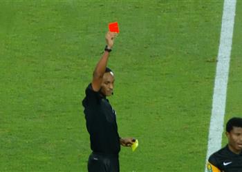 فيديو طرد هابي ماشياني لاعب كايزر تشيفز أمام الأهلي في نهائي دوري أبطال إفريقيا