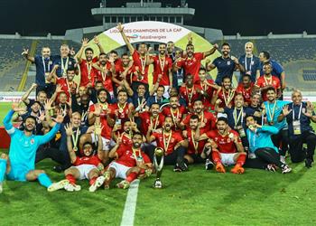 تقارير بسبب سفيان رحيمي والأهلي جماهير الرجاء غاضبة بعد حضور مسؤوليه نهائي دوري أبطال إفريقيا