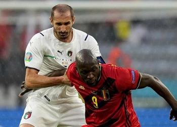 لوكاكو يرد على الخروج من جيب كيليني بعد فوز إيطاليا باليورو