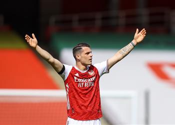 تقارير تعقد صفقة تشاكا بين آرسنال وروما