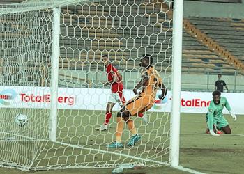 أكينروي لا يمكن لوم حارس كايزر تشيفز على الهزيمة أمام الأهلي