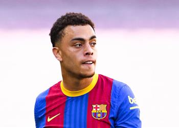 تقارير آرسنال يستفسر من برشلونة عن إمكانية ضم ديست