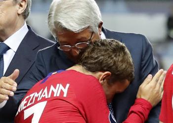 رئيس أتلتيكو مدريد يثير التكهنات حول صفقة جريزمان وساؤول مع برشلونة