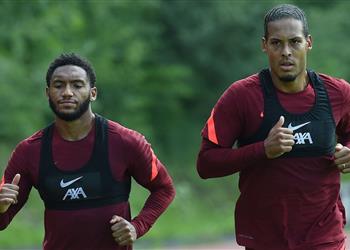 كلوب ي شيد بـ كوناتي وتشامبرلين ويكشف موقف فان دايك من المشاركة في ودية ماينز