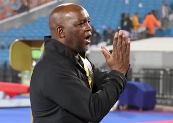 موسيماني ينتقد فيفا وفرانس فوتبول لا يقدران إنجازات المدرب الإفريقي ولست مدربا لـ ليفربول