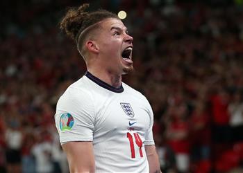 نجم إنجلترا السابق فيليبس سيكون مثالي ا لـ ليفربول لكن عليهم دفع 100 مليون إسترليني لضمه