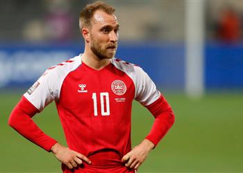 إريكسن يتلقى تحذير ا طبي ا لا يمكنه اللعب في الدوري الإيطالي