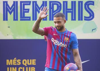 ديباي أريد اللعب مع ميسي ولا يمكنك قول لا لـ برشلونة