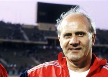 بطل أمم إفريقيا 86 وفاة مايك سميث مدرب منتخب مصر السابق