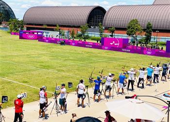 صورة أشرف صبحي وحسن مصطفى يحضران منافسات القوس والسهم في أولمبياد طوكيو