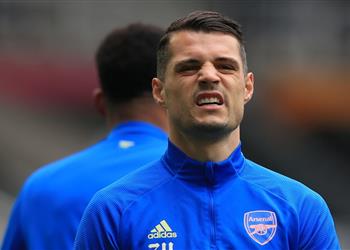 تقارير روما يوافق على شروط آرسنال بشأن صفقة تشاكا