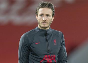 تقارير توضح سبب غياب بن ديفيز عن مباراة ليفربول وماينز