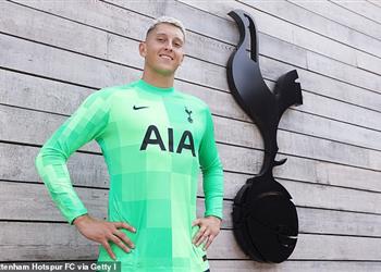 توتنهام يعلن تعاقده مع حارس أتالانتا