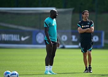 لوكاكو يقدم وعد ا لـ إنتر ميلان بعد اهتمام تشيلسي ومانشستر سيتي بالتعاقد معه