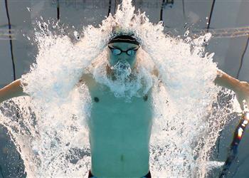 سباح مجري يصنع التاريخ ويحرز ذهبية السباحة بعد كسر رقم مايكل فيلبس بأولمبياد طوكيو 2020