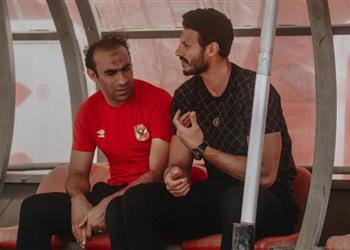 عبد الحفيظ يتواصل مع الشناوي ويهنئ لاعبي الأهلي بعد تأهل منتخب مصر الأولمبي