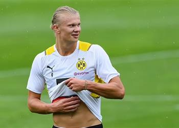 بوروسيا دورتموند هالاند باق وأكدنا 1000 مرة أننا لن نتخلي عنه