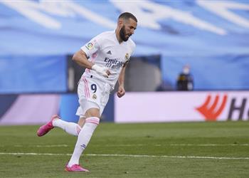 بعد كارفاخال ريال مدريد يستعد لتجديد عقد بنزيما