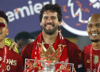 ليفربول يعلن عودة أليسون وفابينيو وفيرمينو في معسكر فرنسا