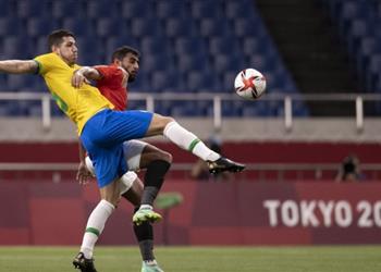 مدافع البرازيل بعد الفوز على مصر نتطور من مباراة لأخرى ونحلم بالميدالية الذهبية