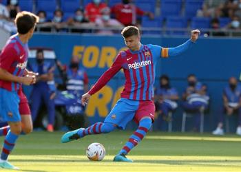 تشكيل برشلونة أمام شتوتجارت ديباي وجريزمان يقودان الهجوم