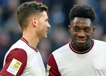 سكاي ألمانيا تحدد موعد عودة ديفيز وهرنانديز من الإصابة لتدريبات بايرن ميونخ