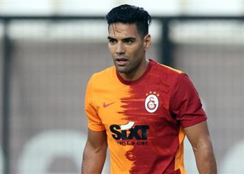 فرصة لاستمرار مصطفى محمد رئيس جالطة سراي أبلغنا فالكاو بالبحث عن ناد جديد