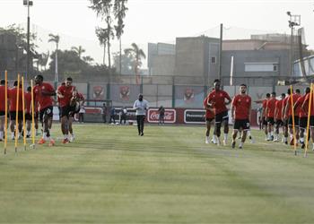 مران الأهلي موسيماني يحاضر اللاعبين وتدريبات قوية لحراس المرمى