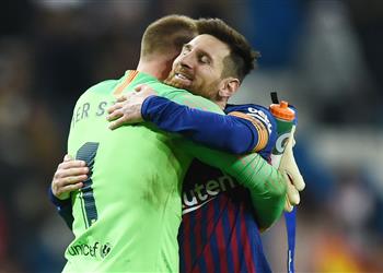 تير شتيجن لـ ميسي لن يقترب أي لاعب من إنجازك أبد ا