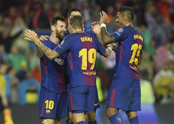 بويان ولوكاس دين يودعان ميسي تفانيك والتزامك جعلا برشلونة أكبر