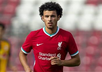 فيديو إصابة كورتيس جونز وخروجه من مباراة ليفربول وأوساسونا