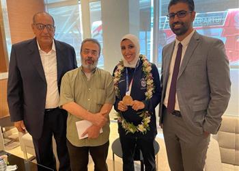 جيانا فاروق تصل إلى مطار القاهرة ووفد من الأهلي في استقبالها