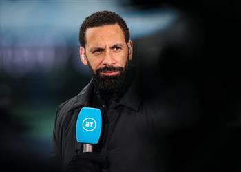 فرديناند قلق من ليفربول في الموسم الجديد بسبب الاعتماد المفرط على محمد صلاح وماني