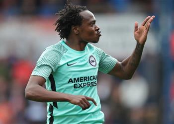 مدرب برايتون يوضح آخر تطورات مستقبل بيرسي تاو بعد اهتمام الأهلي