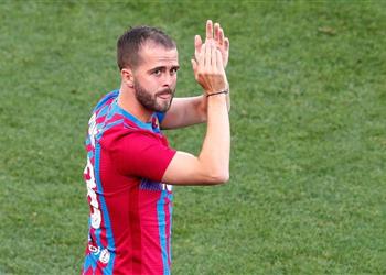 خطوة فاصلة أمام رحيل بيانيتش عن برشلونة وعودته إلى يوفنتوس