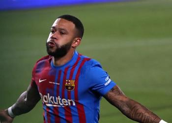 برشلونة يؤجل تسجيل أجويرو ويضع الأولوية لـ ديباي وجارسيا