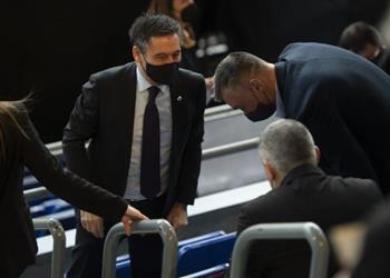 بالأرقام بارتوميو يصدر بيان ا ناري ا للرد على لابورتا تركت لنا إرث ا كارثي ا في برشلونة