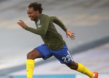 هدف الأهلي برايتون يستبعد بيرسي تاو من مباراة بيرنلي في الدوري الإنجليزي