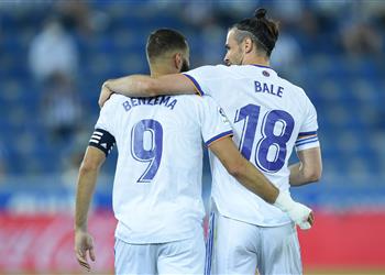 فيديو بنزيما يسجل هدف ريال مدريد الثالث أمام ديبورتيفو ألافيس