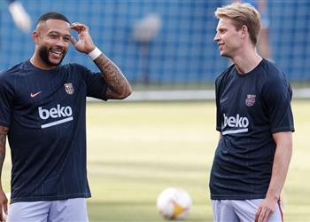 قائمة برشلونة لمباراة ريال سوسيداد ظهور دي يونج وديباي