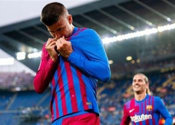 بيكيه ينتقد إدارة بارتوميو شعرنا معهم بالغش