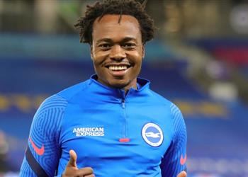 تقارير إنجليزية بعد غيابه أمام بيرنلي الأهلي يقترب من إنهاء صفقة بيرسي تاو مع برايتون